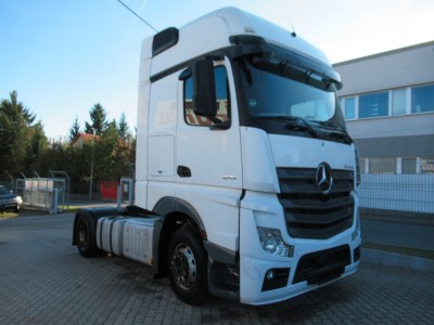 Поступление Mercedes Actros MP4